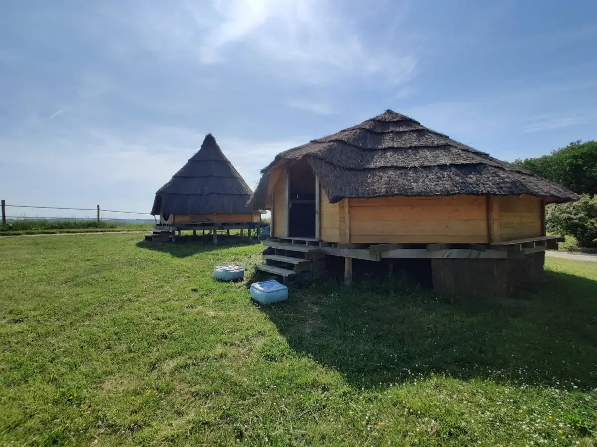 Location nuit insolite tipi & hutte proche de Mont-de-Marsan