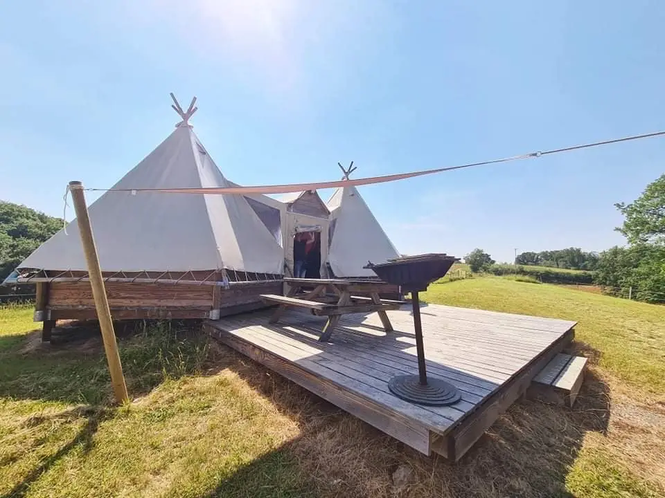 Location nuit insolite tipi & hutte proche de Mont-de-Marsan